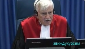 Sudija Alfons Ori (Holandija), predsednik veća u postupku protiv generala Ratka Mladića, svedočenje Save Štrbca u postupsku odbrane, 11.11.2015. ICTY Foto: ScreenShoot Youtube