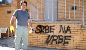 Ustaški grafiti na Srpskog Pravoslavnoj Crkvi u Hamlin Hajtsu, Viktorija, Australija Foto: geelongadvertiser.com.au