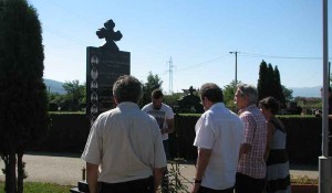 Banjaluka: Položeni vijenci na spomenik palim Krajišnicima na Perduovom groblju, 4.8.2016. Foto: DIC „Veritas“ / Predrag Cupać