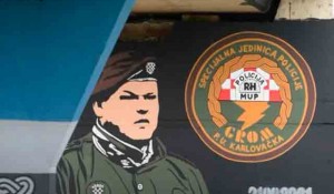 Mural Mihajlu Hrastovu, ubici 13 ratniih zarobljenika na Koranskom mostu u Karlovcu, 23.9.2021. Foto: Vesti, Youtube/CROPIX