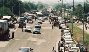 Fotografije raketirane Petrovačke ceste, 7.8.1995. Foto: Portal Novosti, Ranko Ćuković