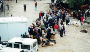 Srbi u kampu UNPROFOR-a avgusta 1995. Foto: DIC Veritas