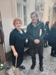 Savo Štrbac i Verica Tomanović, predsednica Udruženja porodica kidnapovanih i nestalih lica sa Kosova i Metohije na otvaranju izložbe „Ljubav prkosi vremenu“ Foto: DIC Veritas
