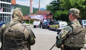 Kosovo i Metohija:Nastavljeni protesti zbog akcija tzv. kosovske policije: Srbi na ulici sa transparentima Foto: Vesti Onlajn, Tanjug
