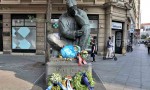 Vrećica sa smećem na spomeniku Nikoli Tesli, rad Ivana Meštrovića Foto: Novosti Portal