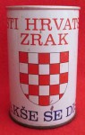 „Hrvatski čisti zrak“, limenka iz devedesetih, može se kupiti i danas Foto: internet