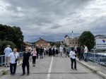 Novi Grad: Most spasa - spušteni venci za žrtve nrvatskog progona Srba avgusta 1995. Foto: RTRS