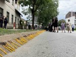 Novi Grad: Duž 30 metara ulice spasa zapaljene sveće - simbol 30 godina od "Oluje", 6.8.2025. Foto: RTRS