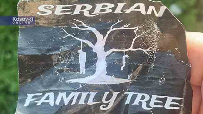 Beč: Poznati hrvatski nacistički plakat ‘Serbian Family Tree‘ na dečijem igralištu Foto: Kosovo Online, Ilija Tufegdžić Beč: Poznati hrvatski nacistički plakat ‘Serbian Family Tree‘ na dečijem igralištu Foto: Kosovo Online, Ilija Tufegdžić