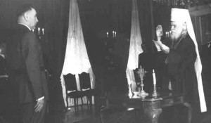 Germogen polaže zakletvu Anti Paveliću, jun 1942. godine Foto: Muzej revolucije naroda Jugoslavije, Br. 6286, Znaci.org Germogen polaže zakletvu Anti Paveliću, jun 1942. godine Foto: Muzej revolucije naroda Jugoslavije, Br. 6286, Znaci.org