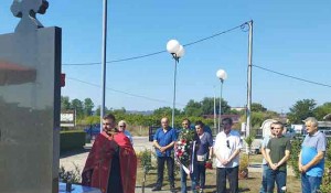 Perduovo groblje: Služen parastos i položeni vijenci ubijenim Krajišnicima, 5. 8. 2026. Foto: DIC Veritas Perduovo groblje: Služen parastos i položeni vijenci ubijenim Krajišnicima, 5. 8. 2026. Foto: DIC Veritas